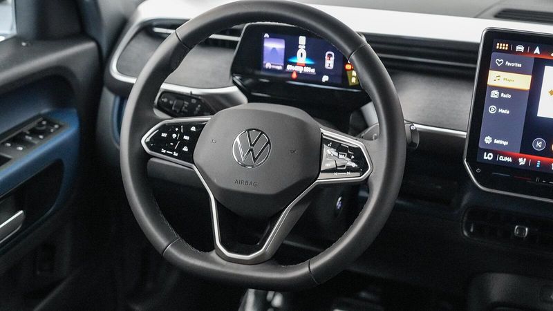 New 2025 Volkswagen ID. Buzz Image 16