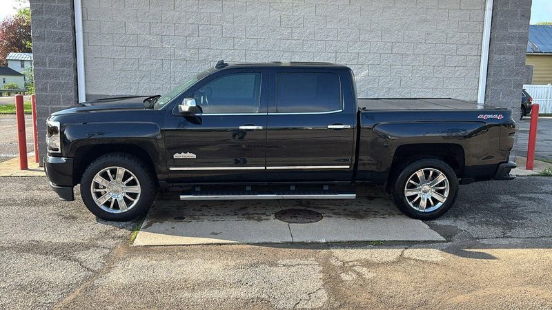 2016 Chevrolet Silverado 1500 High CountryImage 2