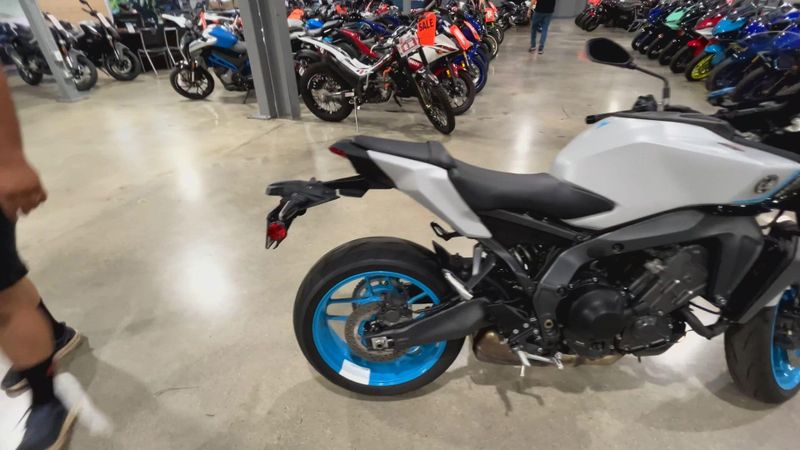 Used 2025 Yamaha MT-09 Image 8