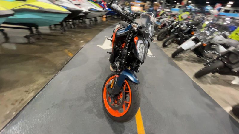 Used 2022 KTM 890 DUKE R Image 3