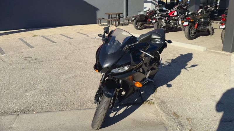 Used 2023 Yamaha YZF-R3 ABS Image 4