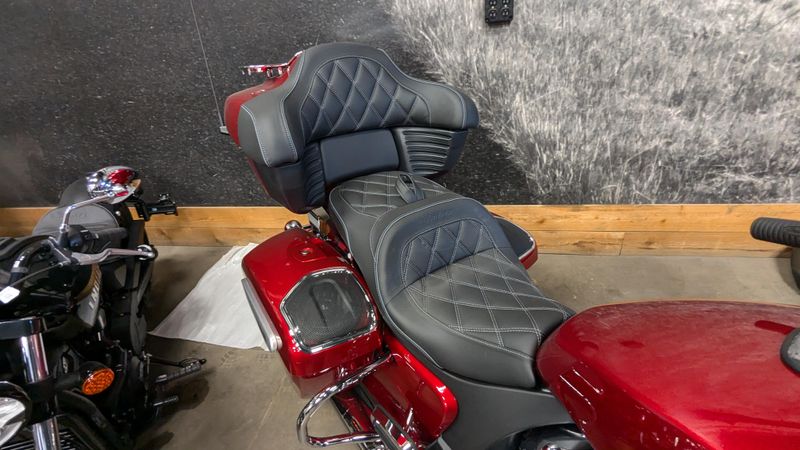 2024 Indian Motorcycle PURSUIT LIMITED WITH POWERBAND AUDIO PACKAGE SUNSET RED METALLICImage 5