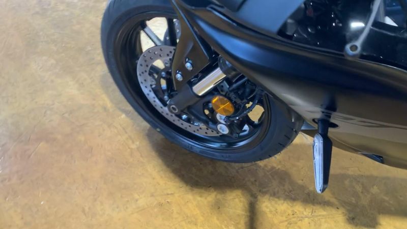 New 2025 Yamaha YZF-R7 Image 9