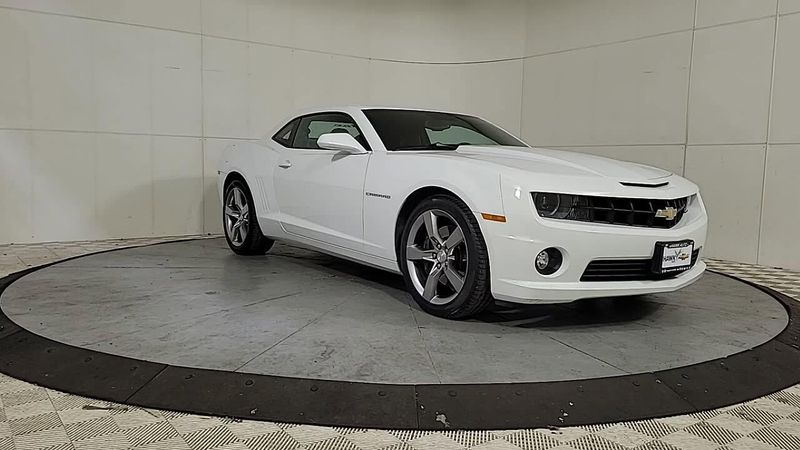 2011 Chevrolet Camaro 2SS photo 2