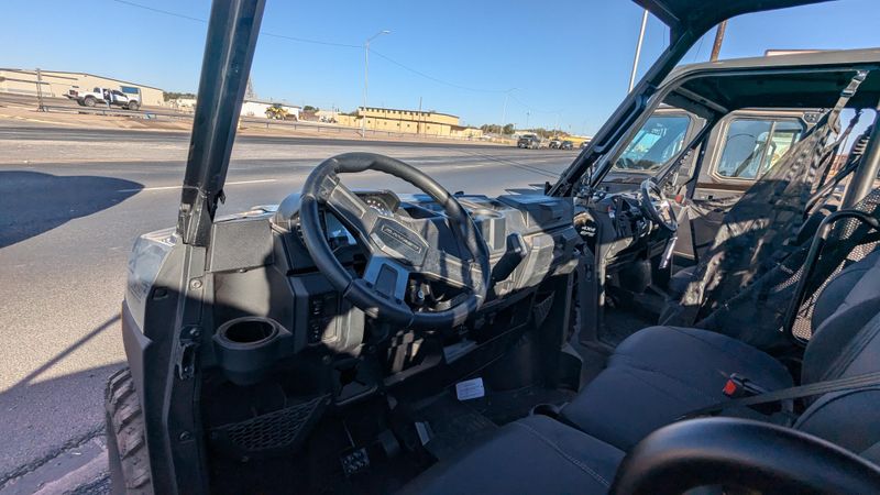 2025 POLARIS RANGER CREW XP 1000 PREMIUM STEALTH GRAY in a STEALTH GRAY exterior color. Family PowerSports (877) 886-1997 familypowersports.com 