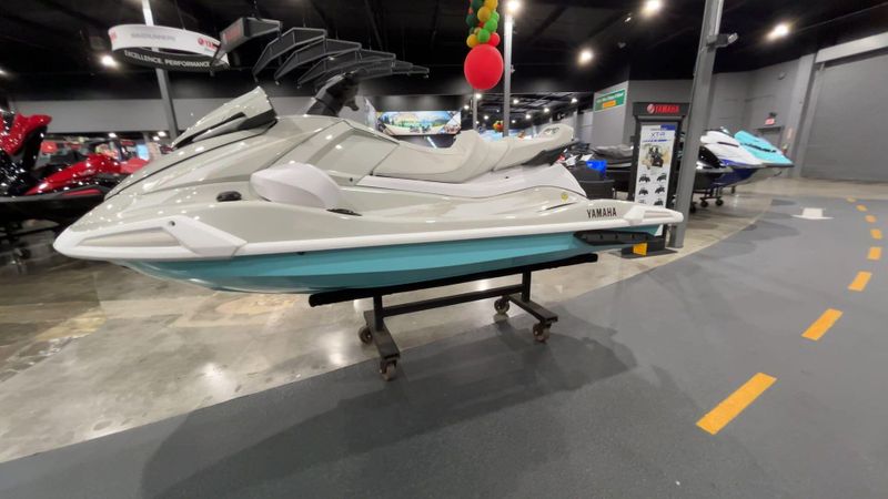 2025 Yamaha VX CRUISER HO W/AUDIO  in a PEARL/MINT exterior color. Del Amo Motorsports of Redondo Beach (424) 390-7811 delamomotorsports.com 