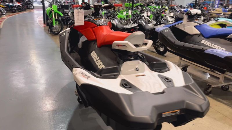 New 2025 Sea-Doo SPARK FOR 3 90 TRIXX (SOUND SYSTEM) Image 2