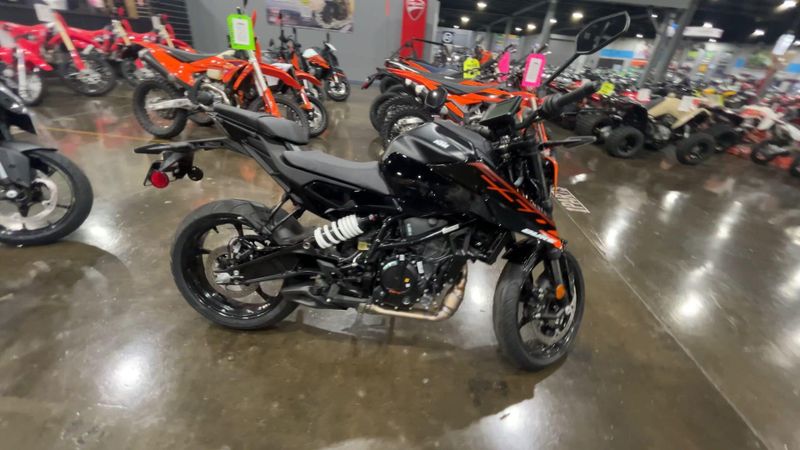 New 2026 KTM 250 DUKE Image 9