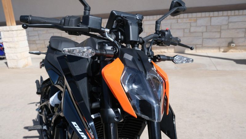 NEW 2026 KTM 250 DUKE Image 10