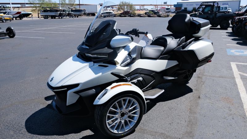 NEW 2026 CAN-AM SPYDER RT LIMITED Image 6