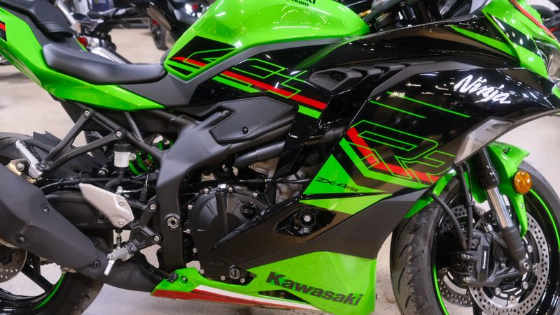 2024 Kawasaki NINJA ZX4RR KRT EDITION ABS LIME GREEN AND EBONYImage 4