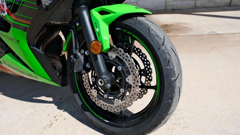 USED 2024 KAWASAKI NINJA 650 ABS KRT EDITION Image 9
