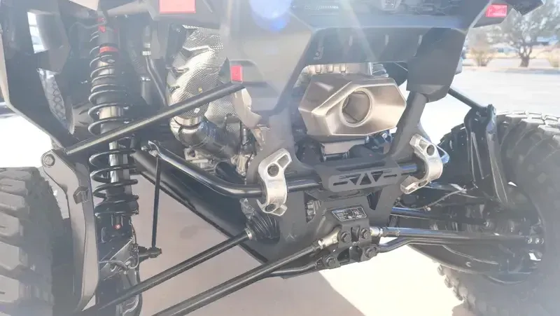 NEW 2026 CAN-AM MAVERICK R MAX X RC WITH SMARTSHOX 999T DCT Image 2