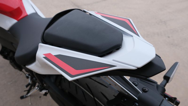 NEW 2026 YAMAHA YZF-R7 70TH ANNIVERSARY EDITION Image 13
