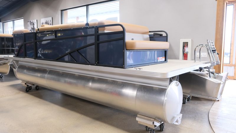 NEW 2026 CREST CONQUEST SE 200 CRUISE Image 3