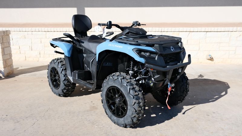 NEW 2026 CAN-AM OUTLANDER MAX XT 700 Image 1