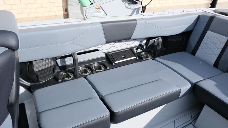 NEW 2026 MALIBU 23 LSV Image 21