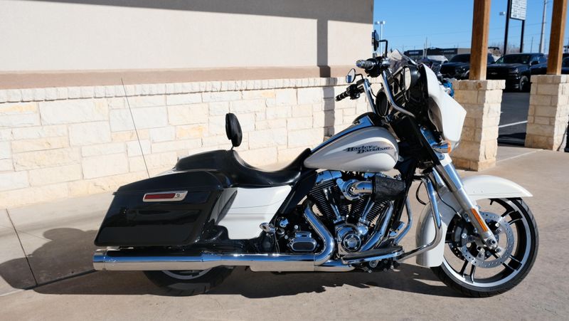 USED 2014 HARLEY STREET GLIDE SPECIAL Image 2