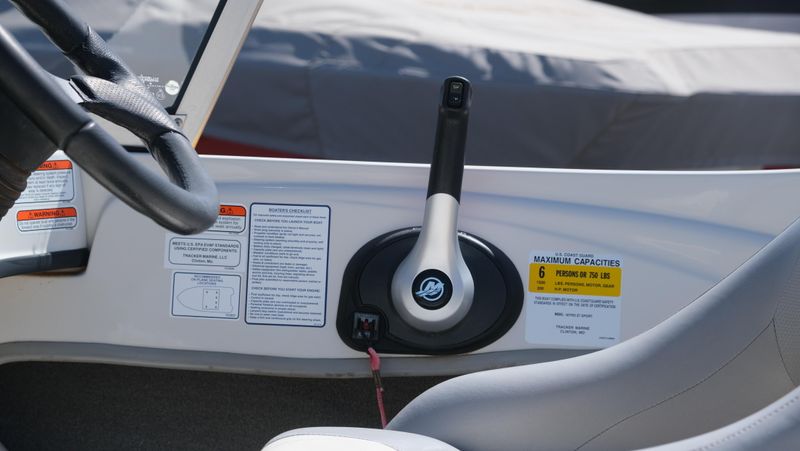 USED 2011 NITRO Z7 SPORT Image 22