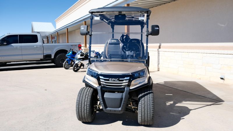 USED 2025 EPIC E40 FX Image 8