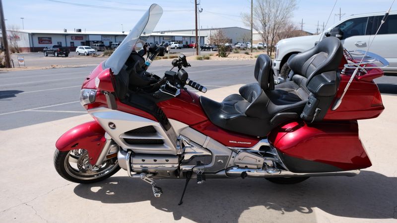 USED 2012 HONDA GOLD WING AUDIO COMFORT Image 5