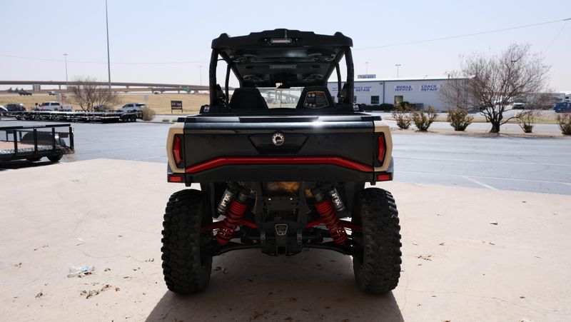 2024 Can-Am COMMANDER MAX XT-P 1000R DESERT TAN & CARBON BLACKImage 4