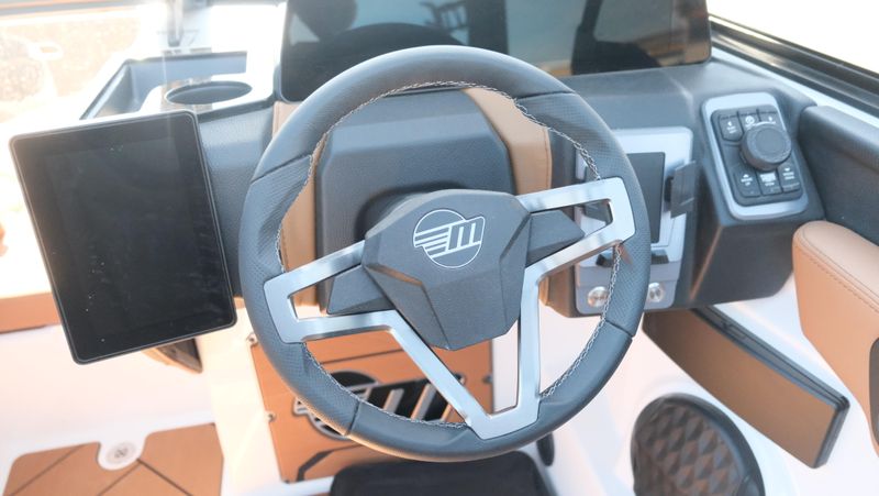 NEW 2026 MALIBU 23 LSV Image 30