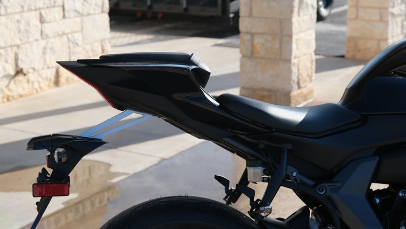 NEW 2025 YAMAHA YZFR7 Image 6