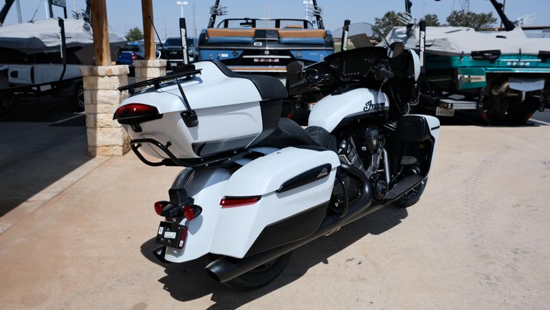 NEW 2026 INDIAN MOTORCYCLE ROADMASTER POWERPLUS DARK HORSE WITH 112 AND AUDIO PACKAGE Image 3