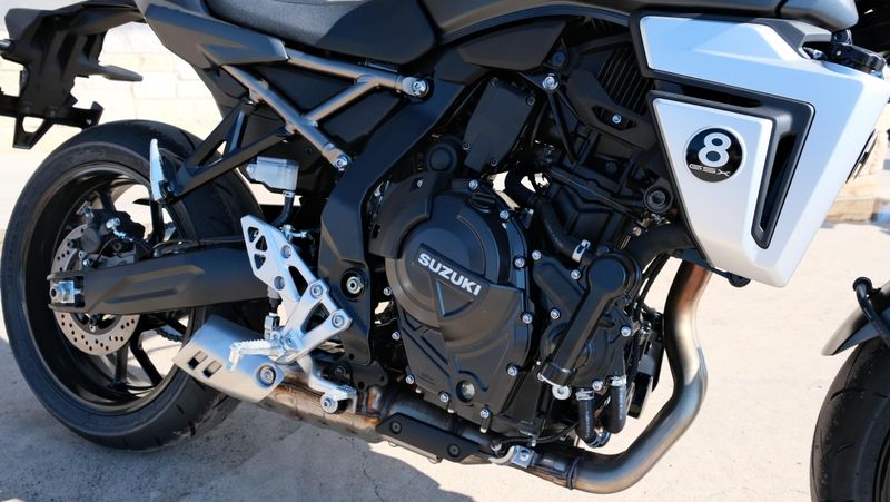 NEW 2026 SUZUKI GSX8T Image 15