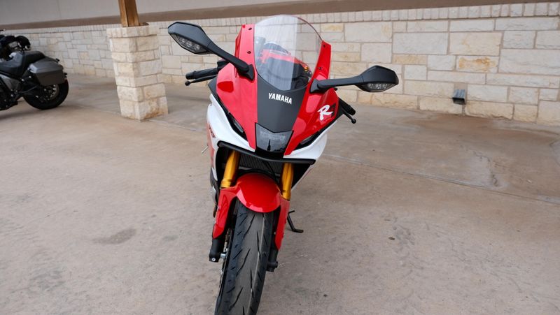 NEW 2026 YAMAHA YZF-R7 70TH ANNIVERSARY EDITION Image 8