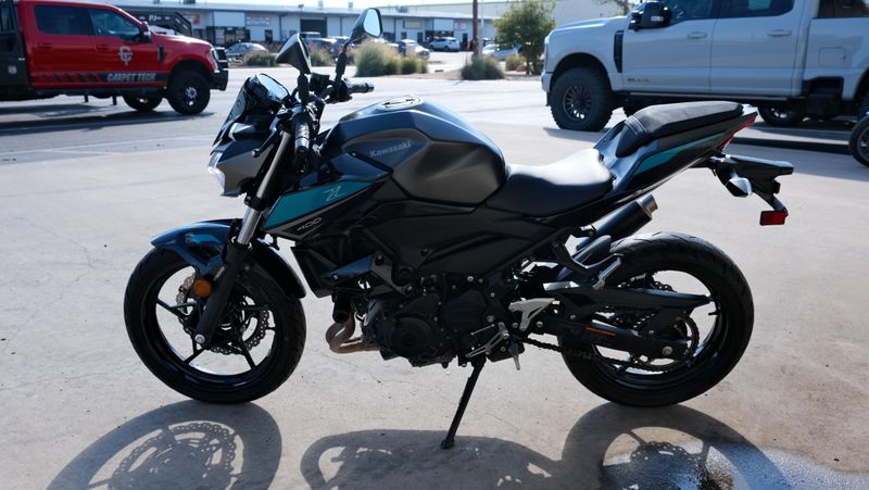 USED 2023 KAWASAKI Z400 ABS Image 4