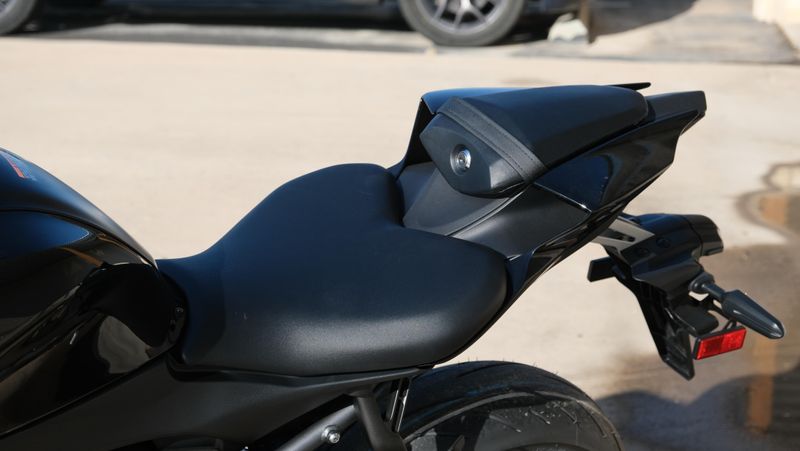 NEW 2025 YAMAHA YZFR7 Image 13