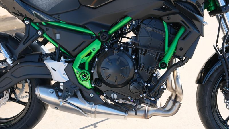 NEW 2025 KAWASAKI Z650 ABS Image 15