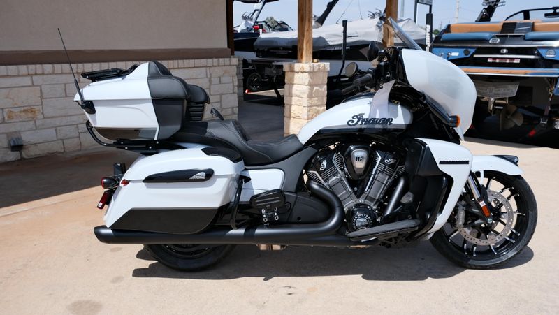NEW 2026 INDIAN MOTORCYCLE ROADMASTER POWERPLUS DARK HORSE WITH 112 AND AUDIO PACKAGE Image 2