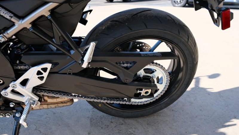 NEW 2026 SUZUKI GSX8T Image 9