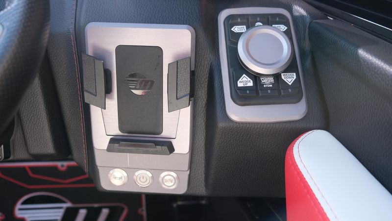 2025 MALIBU WAKESETTER 25 LSV  in a RED-BLACK-WHITE exterior color. Family PowerSports (877) 886-1997 familypowersports.com 