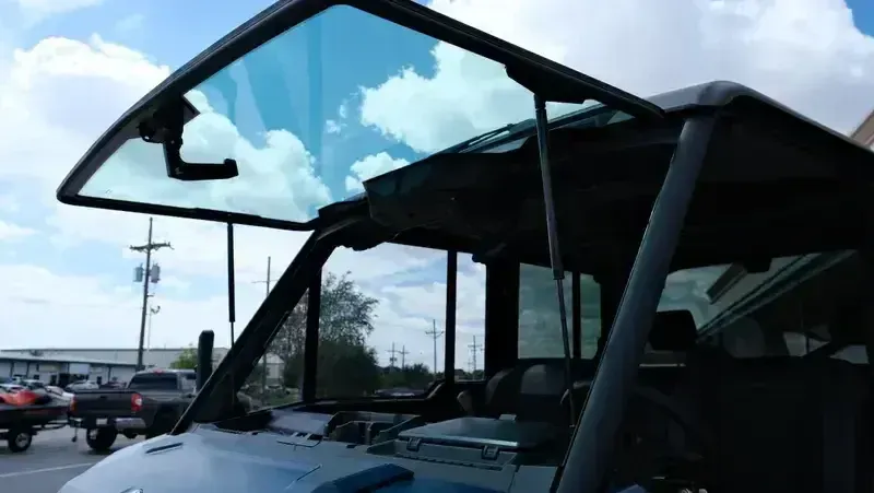 NEW 2026 CAN-AM DEFENDER MAX LIMITED CAB HD11 Image 4