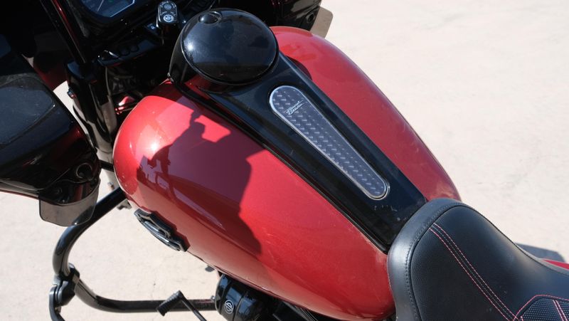USED 2018 HARLEY ROAD GLIDE SPECIAL Image 13