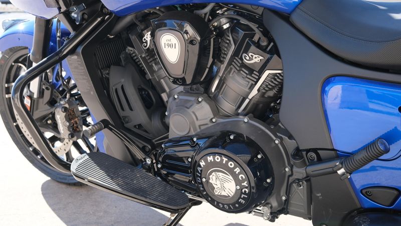 NEW 2026 INDIAN MOTORCYCLE CHALLENGER DARK HORSE Image 12