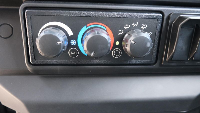 NEW 2026 CAN-AM DEFENDER MAX LIMITED CAB HD11 Image 22