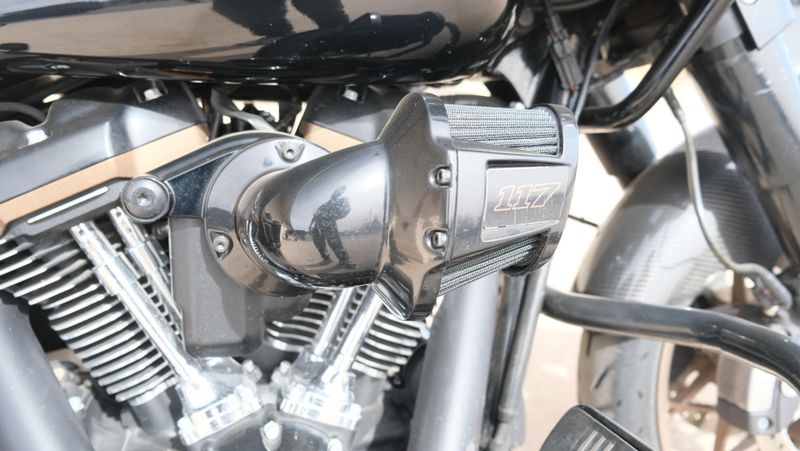 USED 2023 HARLEY ROAD GLIDE ST Image 19