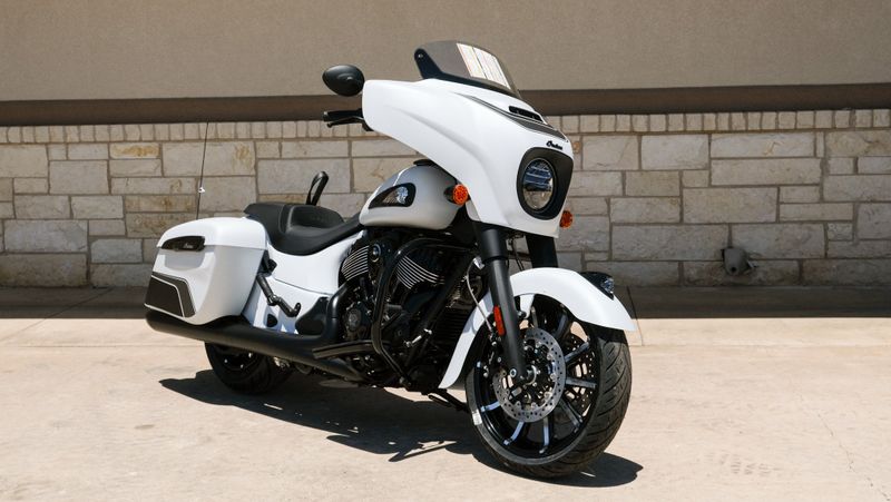 2024 Indian Motorcycle ChieftainImage 1