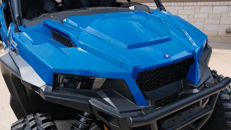 NEW 2027 POLARIS RANGER CREW XP 1000 CAB Image 9