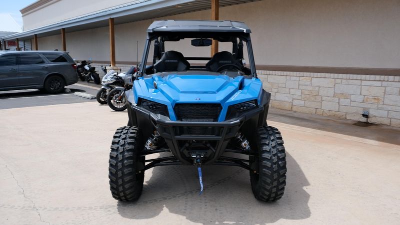 NEW 2027 POLARIS RANGER CREW XP 1000 CAB Image 8