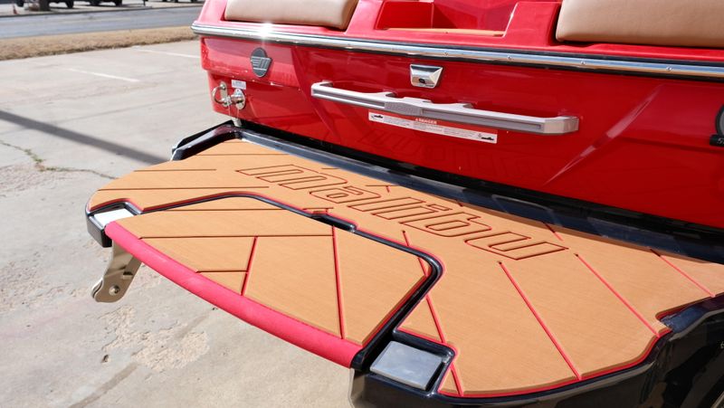 NEW 2026 MALIBU 23 LSV Image 6