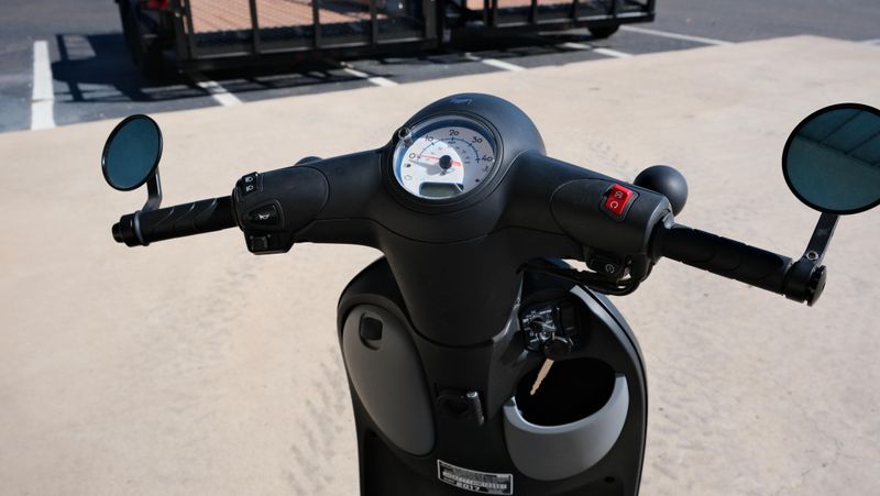 USED 2017 HONDA METROPOLITAN BASE Image 10