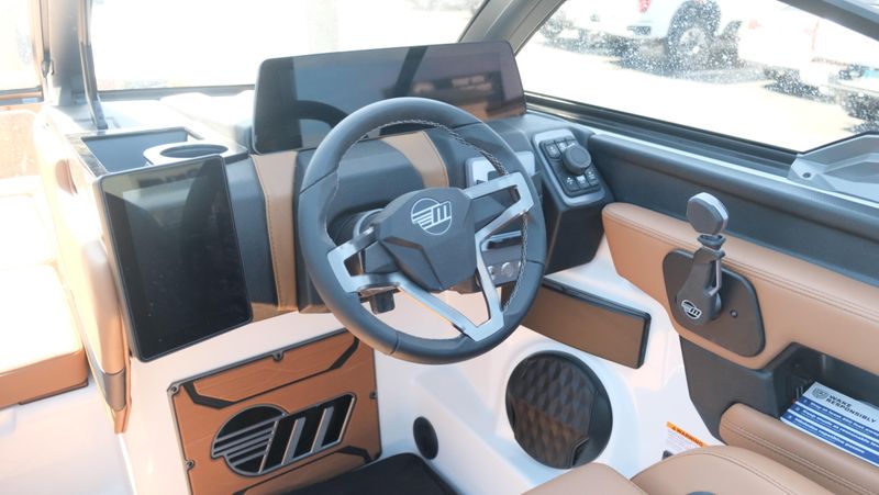 NEW 2026 MALIBU 23 LSV Image 28