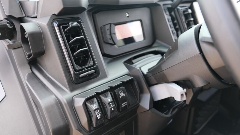 NEW 2026 CAN-AM DEFENDER MAX LIMITED CAB HD11 Image 18