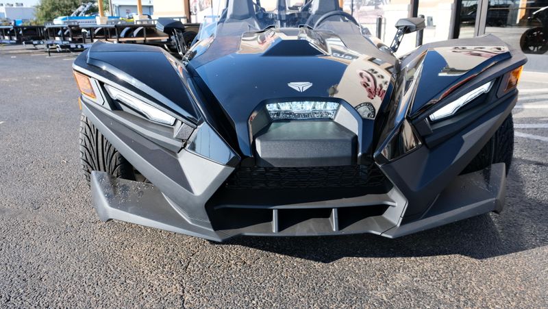 NEW 2025 POLARIS SLINGSHOT S AUTODRIVE JET BLACK Image 7
